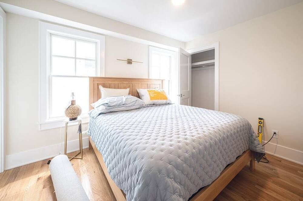 Photo of Bedroom in Admiral Estates