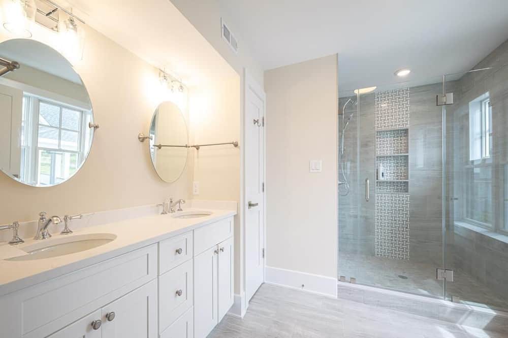 Photo of Bathroom in Admiral Estates
