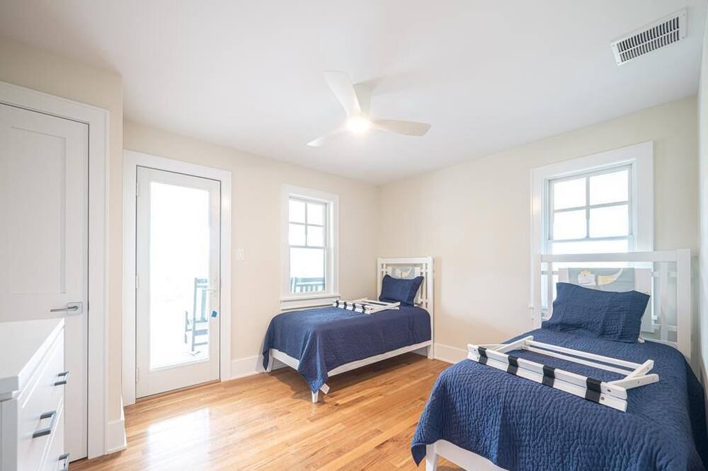 Photo of Bedroom in Admiral Estates