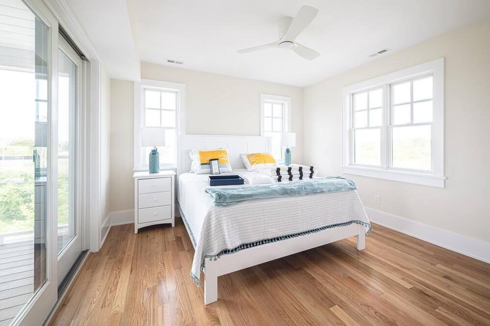 Photo of Bedroom in Admiral Estates