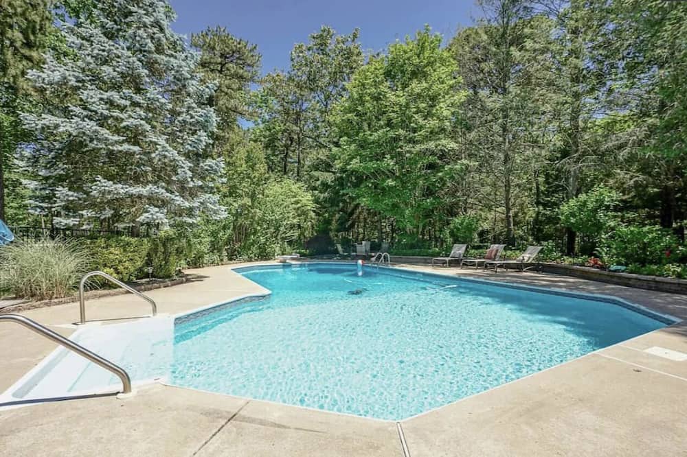 Photo of Outdoor in Medford
