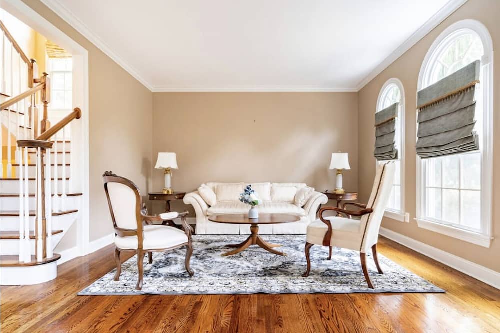 Photo of Livingroom in Medford