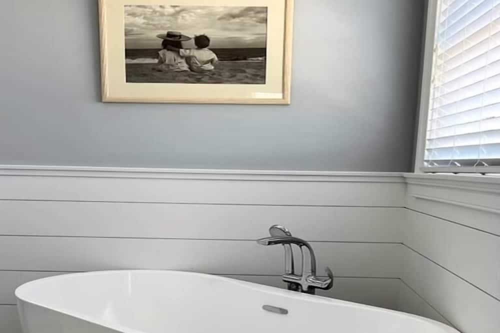 Photo of Bathroom in Beach Haven Terrace
