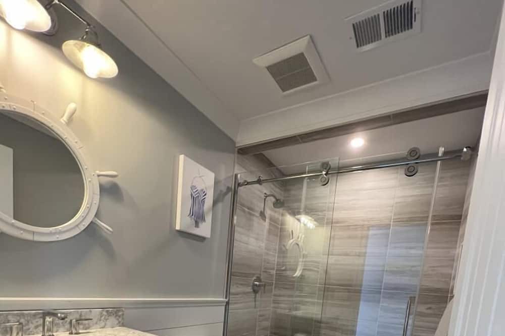 Photo of Bathroom in Beach Haven Terrace