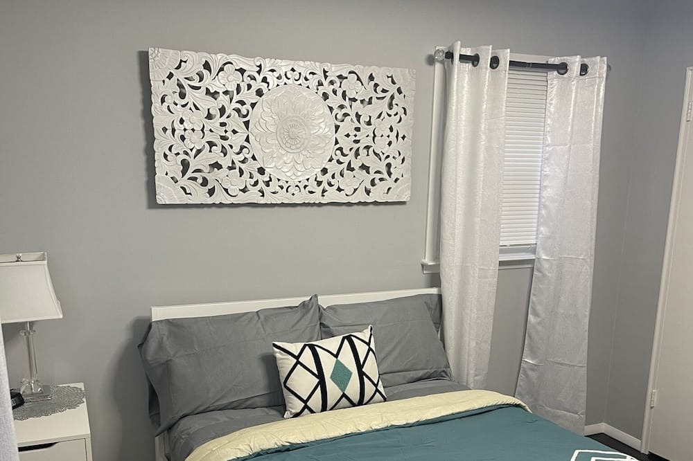 Photo of Bedroom in Ewing