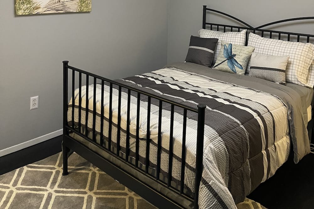 Photo of Bedroom in Ewing