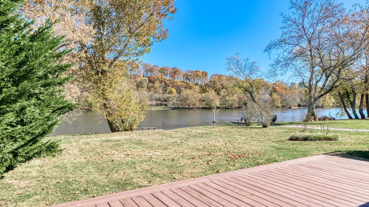 Photo of Outdoor in Belspring