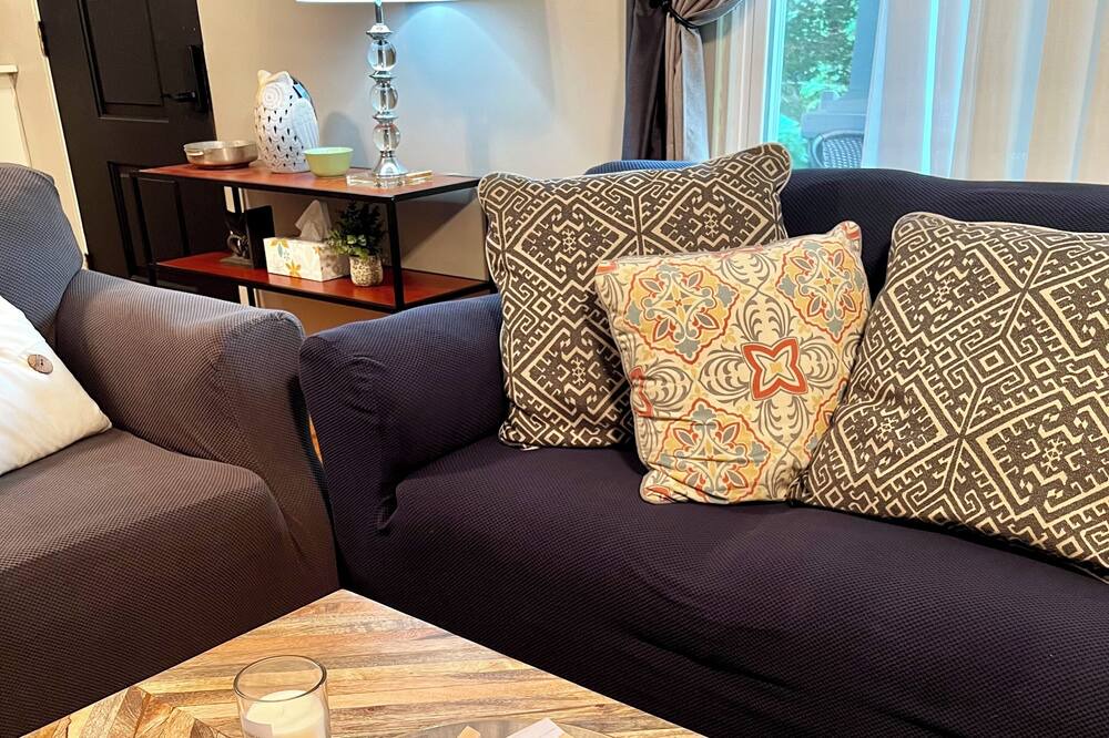 Photo of Livingroom in Butler