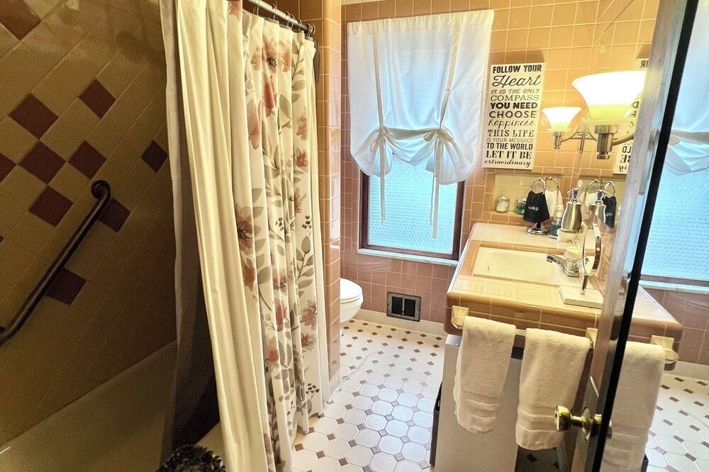Photo of Bathroom in Butler