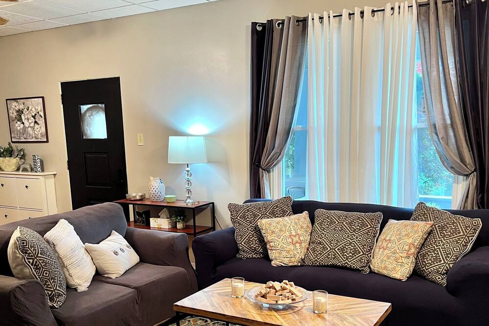 Photo of Livingroom in Butler