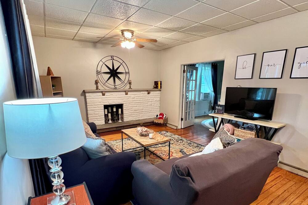 Photo of Livingroom in Butler