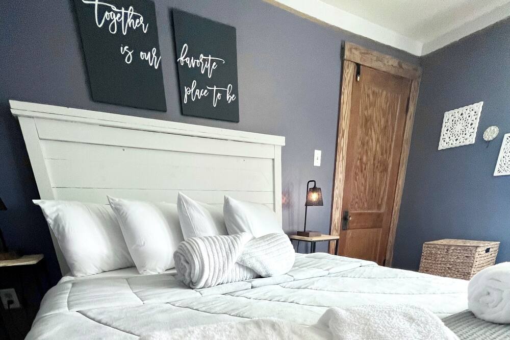 Photo of Bedroom in Butler