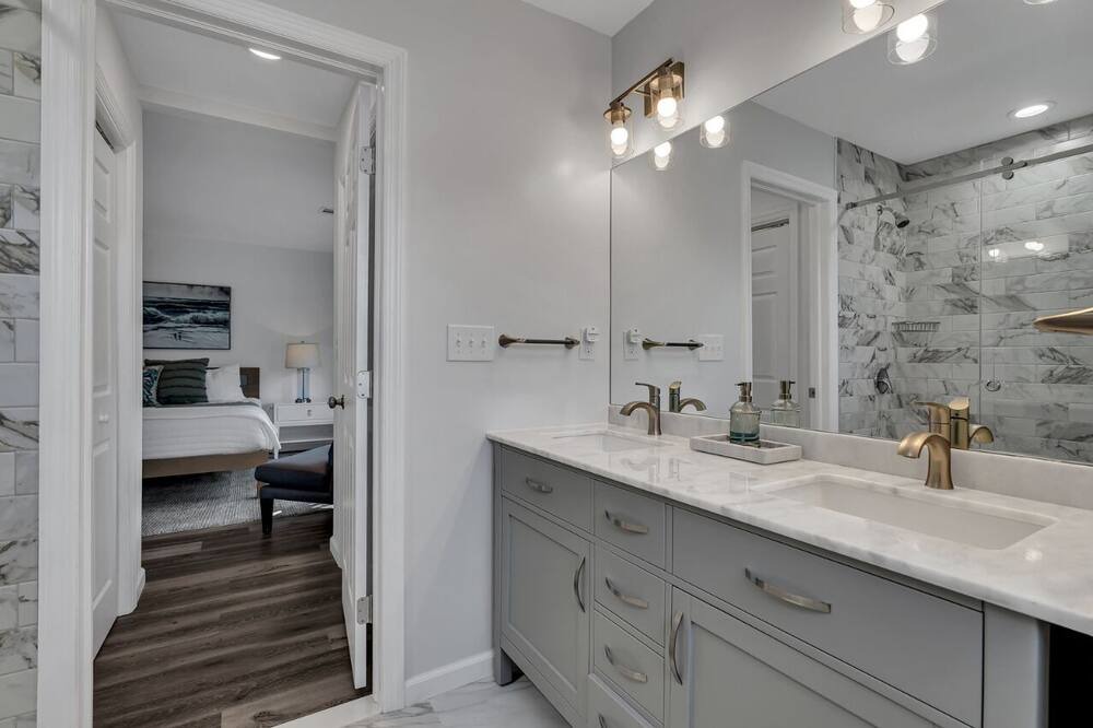 Photo of Bathroom in Keansburg