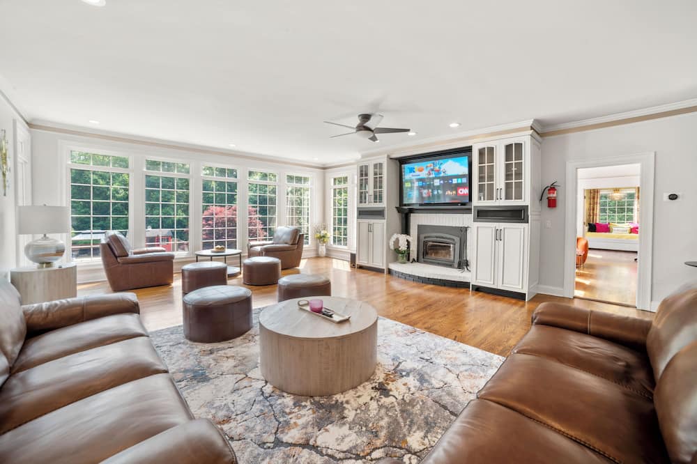 Photo of Livingroom in Middlebury