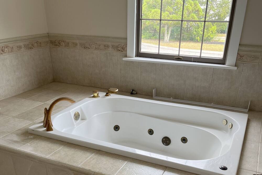 Photo of Bathroom in Green Creek