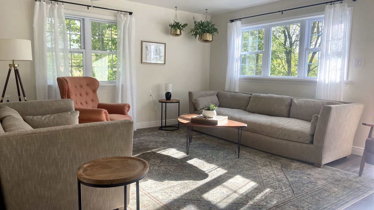Photo of Livingroom in West Milton