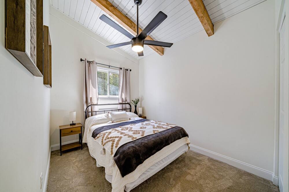 Photo of Bedroom in Indian Lake