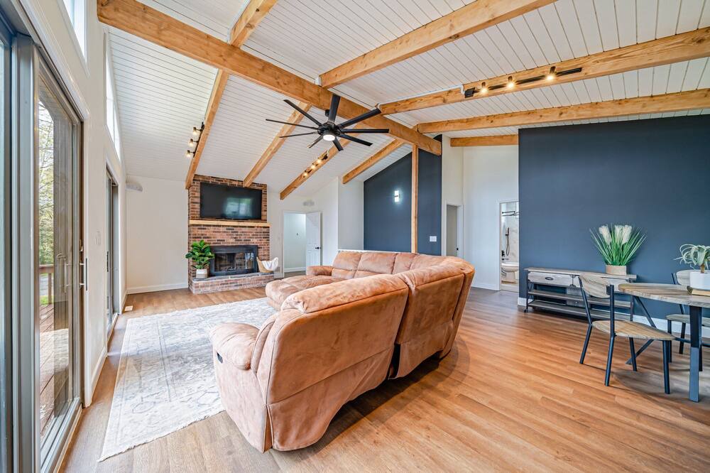 Photo of Livingroom in Indian Lake