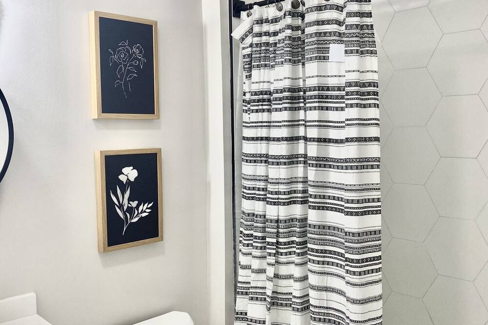 Photo of Bathroom in Communipaw