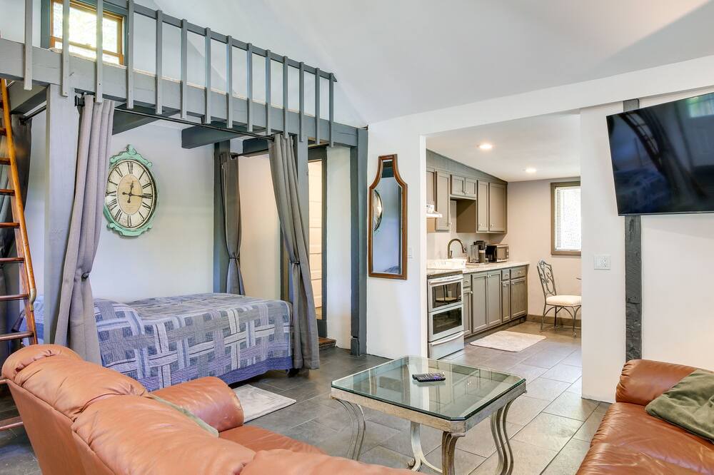 Photo of Livingroom in Cold Spring