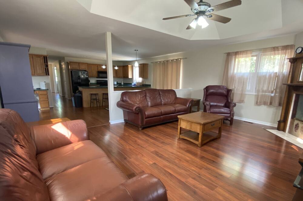 Photo of Livingroom in Perrysburg