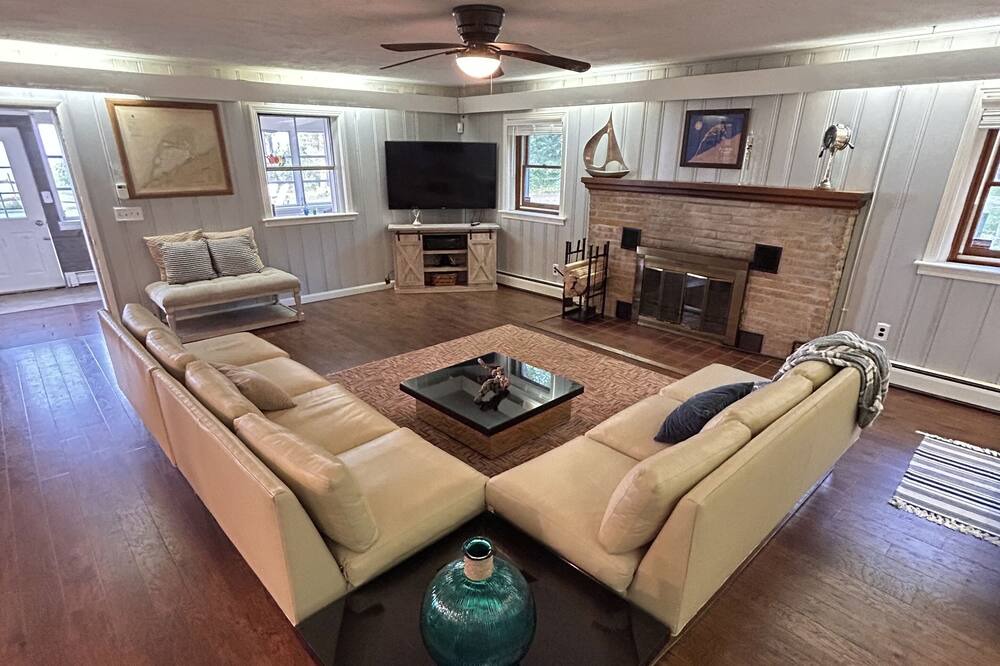 Photo of Livingroom in Lake City