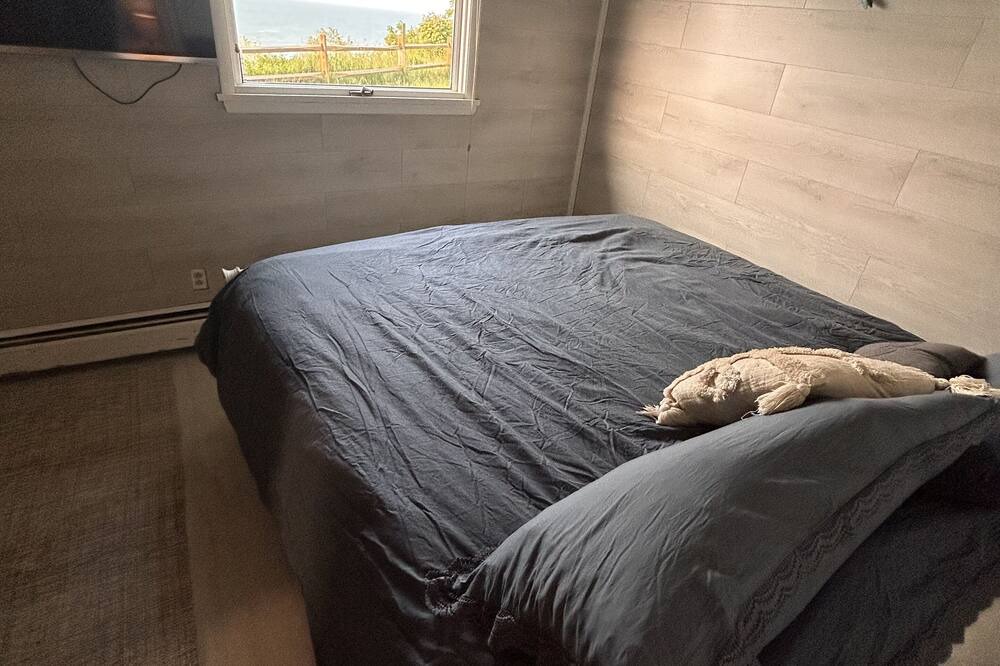 Photo of Bedroom in Lake City