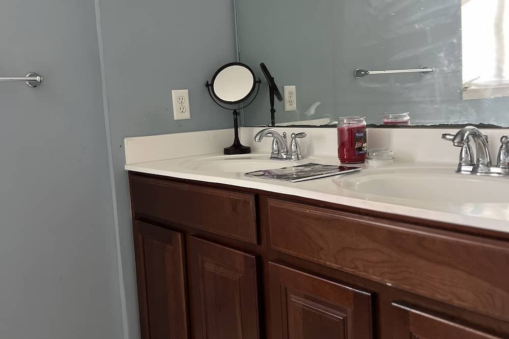 Photo of Bathroom in Parker Ford