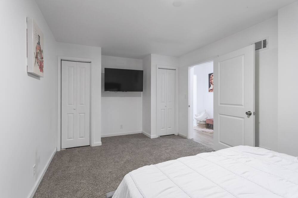Photo of Bedroom in Lawrenceville