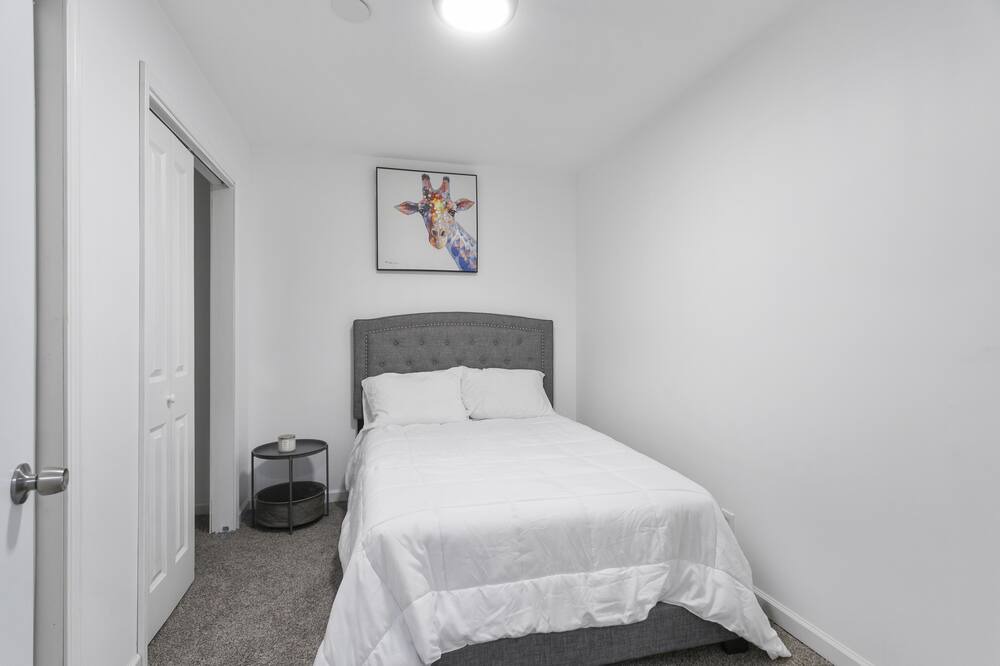 Photo of Bedroom in Lawrenceville
