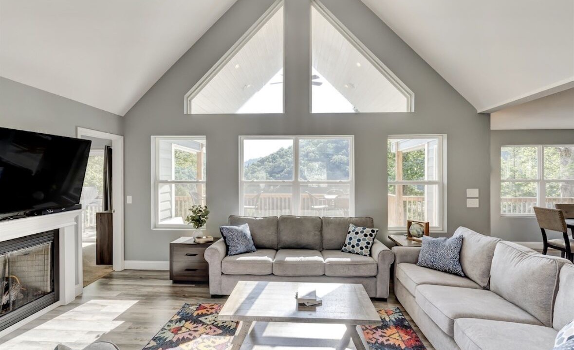 Photo of Livingroom in Lakeside Estates