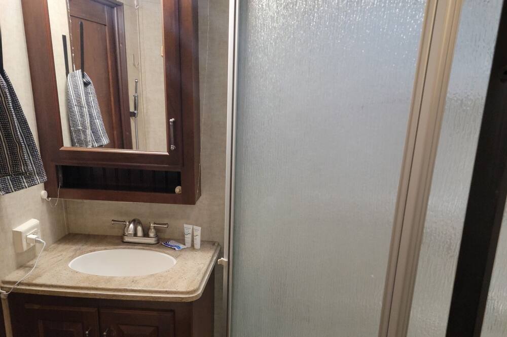 Photo of Bathroom in Cascade