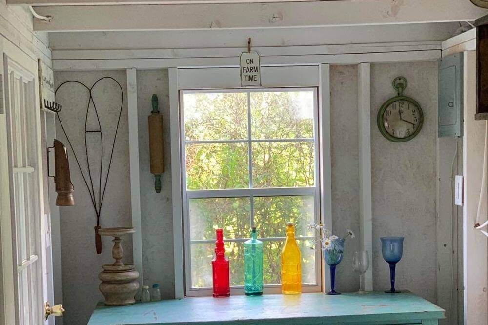 Photo of Bedroom in Rush