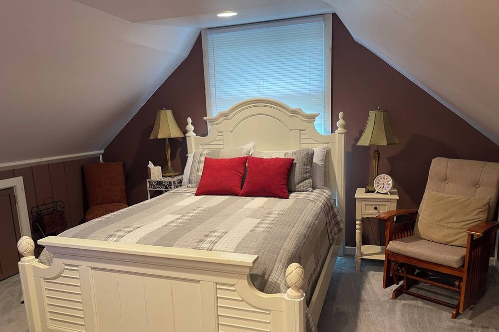 Photo of Bedroom in Cuddebackville