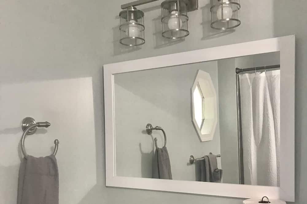 Photo of Bathroom in Euclid