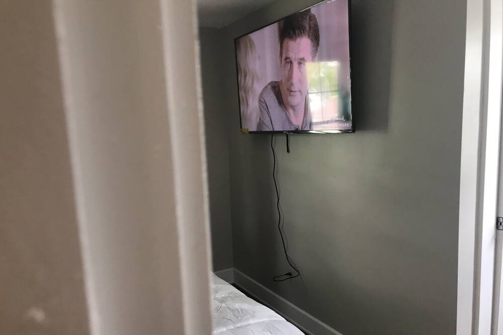 Photo of Bedroom in Euclid