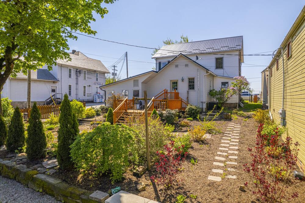 Photo of Outdoor in Winesburg