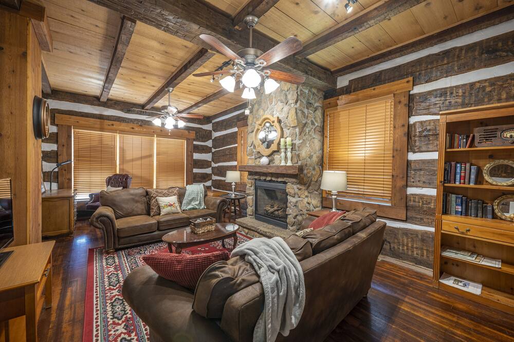 Photo of Livingroom in Winesburg
