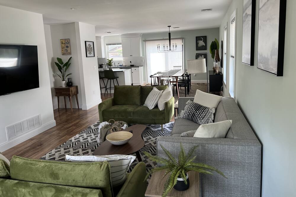 Photo of Livingroom in Keansburg
