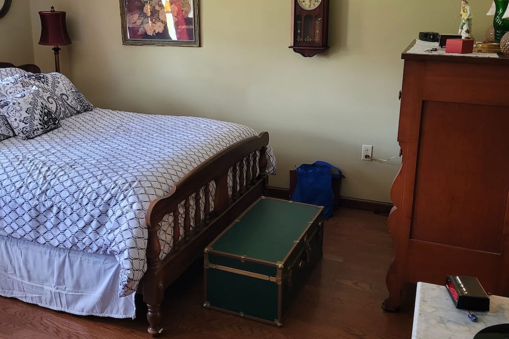 Photo of Bedroom in Butztown