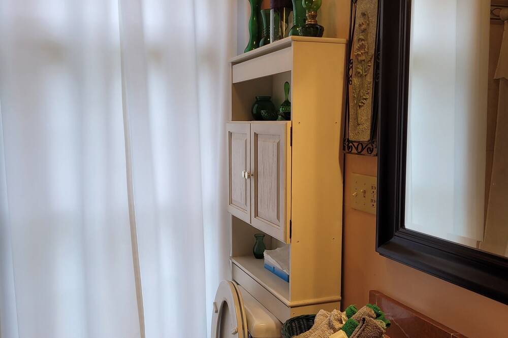 Photo of Bathroom in Butztown