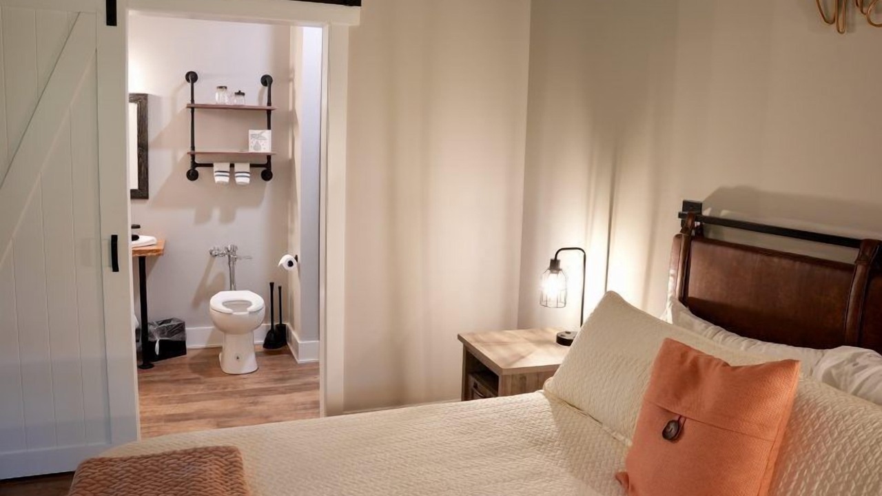 Photo of Bedroom in Willoughby Hills