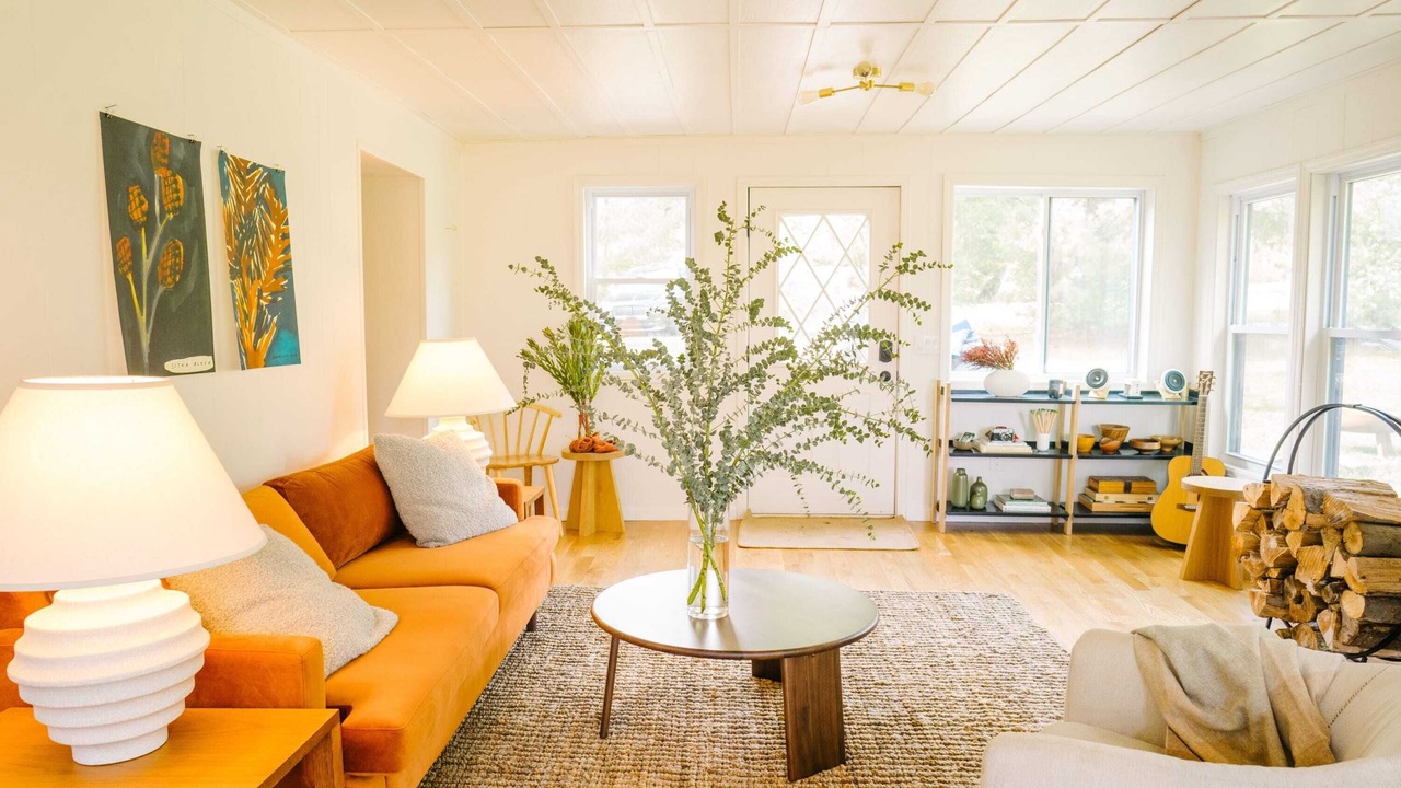 Photo of Livingroom in Parksville