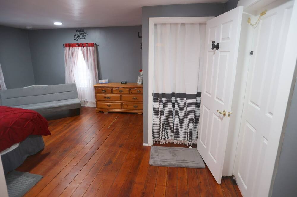 Photo of Bedroom in New Oxford