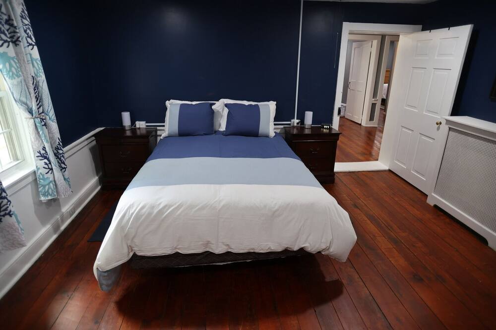 Photo of Bedroom in New Oxford