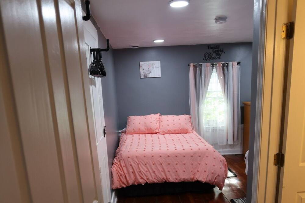 Photo of Bedroom in New Oxford
