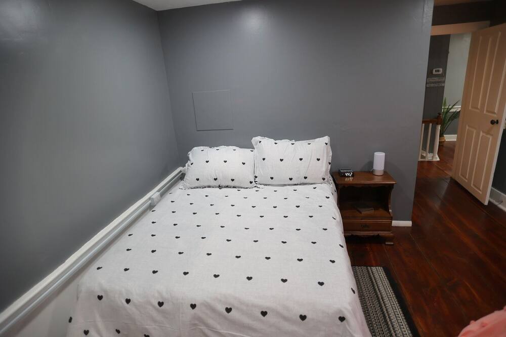 Photo of Bedroom in New Oxford