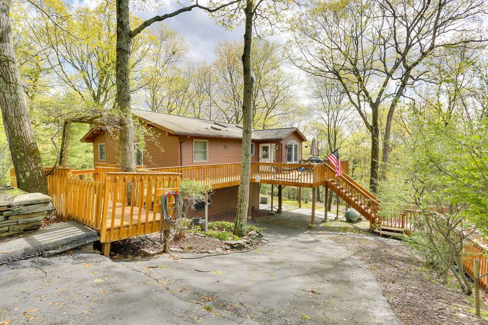 Photo of Outdoor in Pocono Mountain Lake Estates