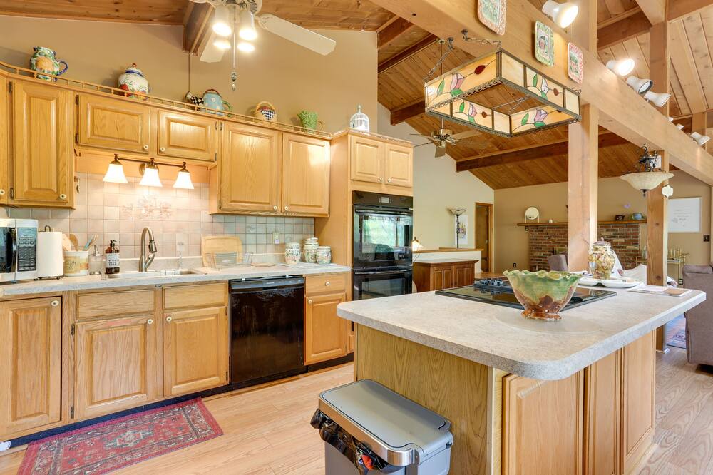 Photo of Kitchen in Pocono Mountain Lake Estates