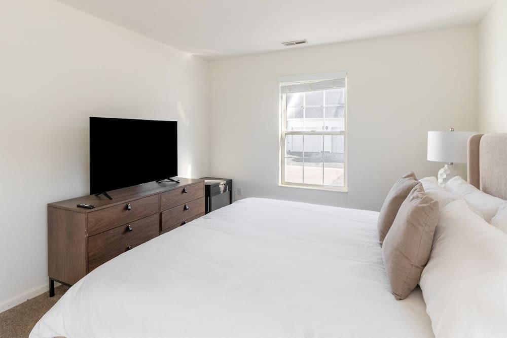 Photo of Bedroom in Avon